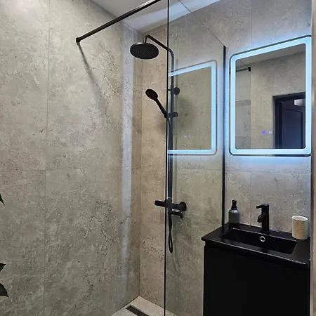 Stylish And Modern 1bdrm Free Private Parking * Szófia