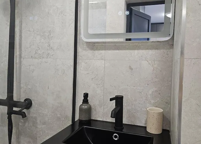 Stylish And Modern 1bdrm Free Private Parking