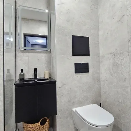 Stylish And Modern 1bdrm Free Private Parking Apartament